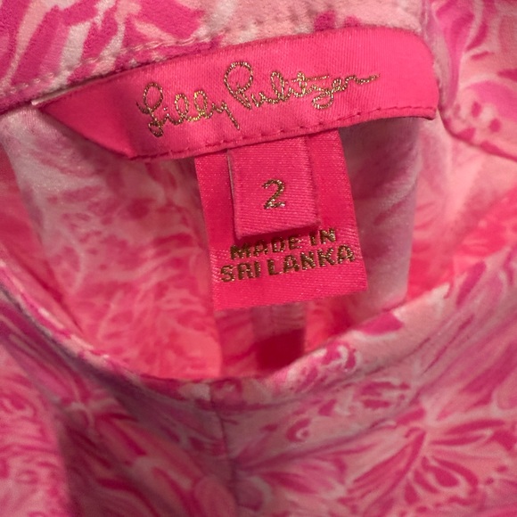 Lilly Pulitzer Pink and White Embroidered Short Set . - Picture 9 of 9